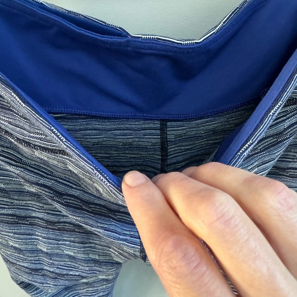 Lululemon Cropped leggings Blue Pattern W8 - Picture 6 of 7